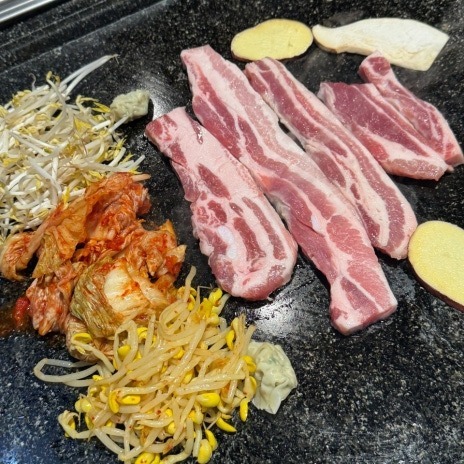 돼통령 용인동백점 매장 내부 인테리어