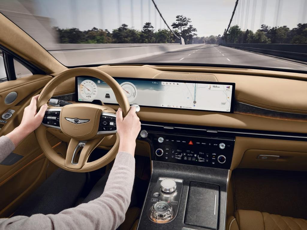 G80 EV 운전석 스티어링휠 내비게이션 주행